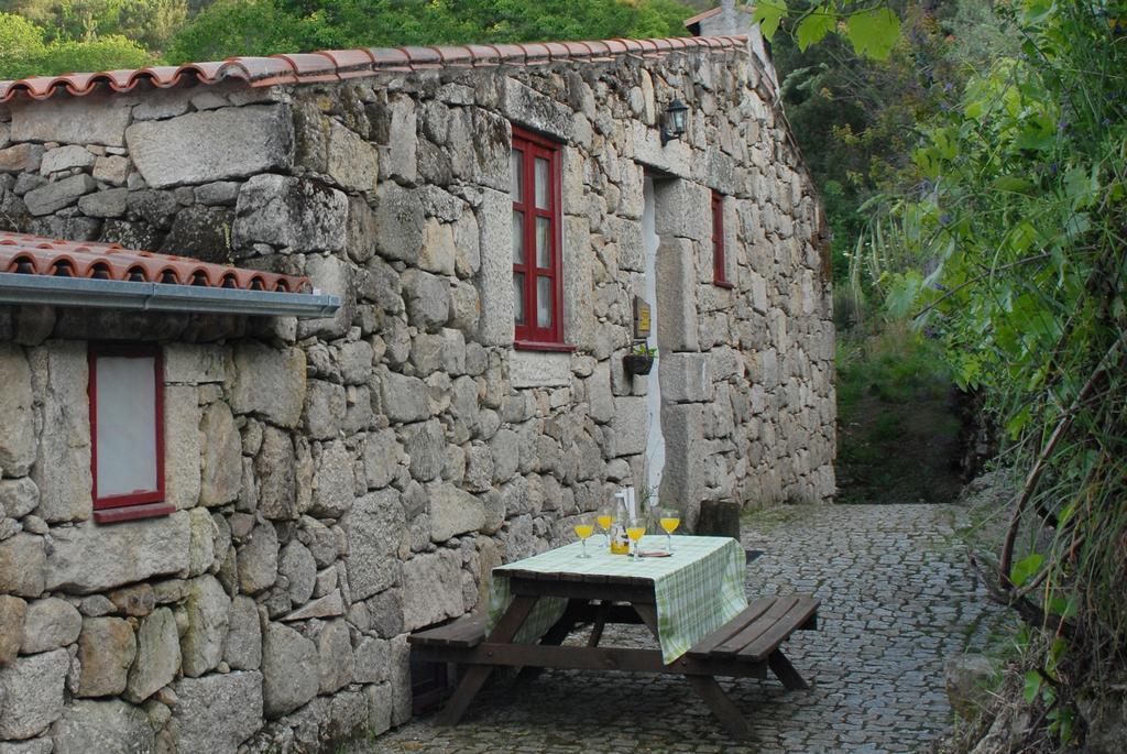 Casas Da Ribeira Guest House เซยา ภายนอก รูปภาพ